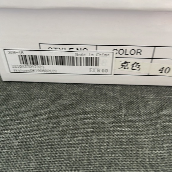 Women Black Fashion Heels - Picture 2 of 2